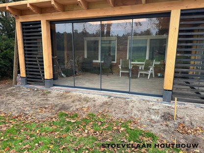 DOUGLAS AANBOUW MET LICHTSTRAAT