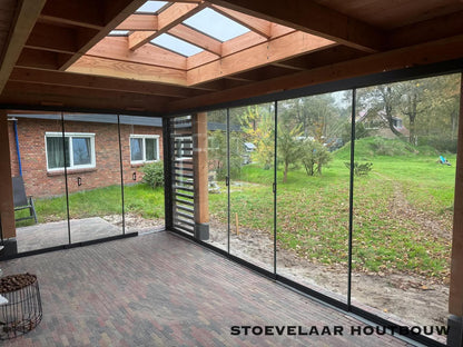 DOUGLAS AANBOUW MET LICHTSTRAAT